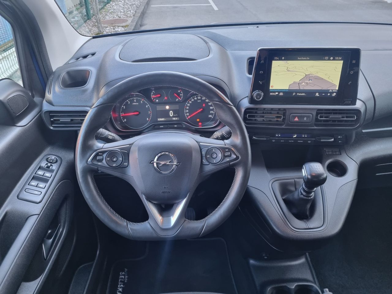 Notranja slika - Opel Combo - XL 1.5 HDI 96KW - VLEČNA KLJUKA - ODLIČEN - 15