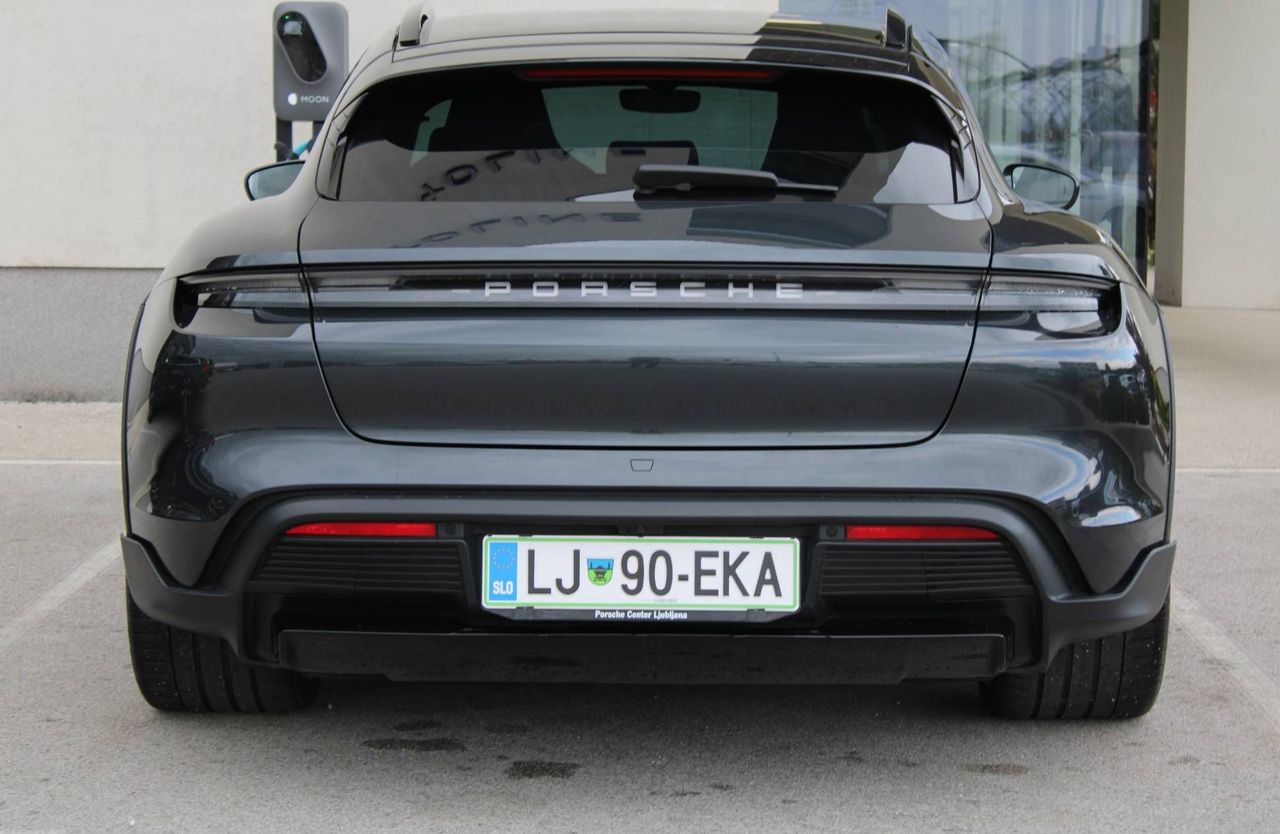 Zunanja slika - Porsche Taycan - 93KWH CROSS TURISMO LUFT HLAJ SED KAM360 MATRIX - 9
