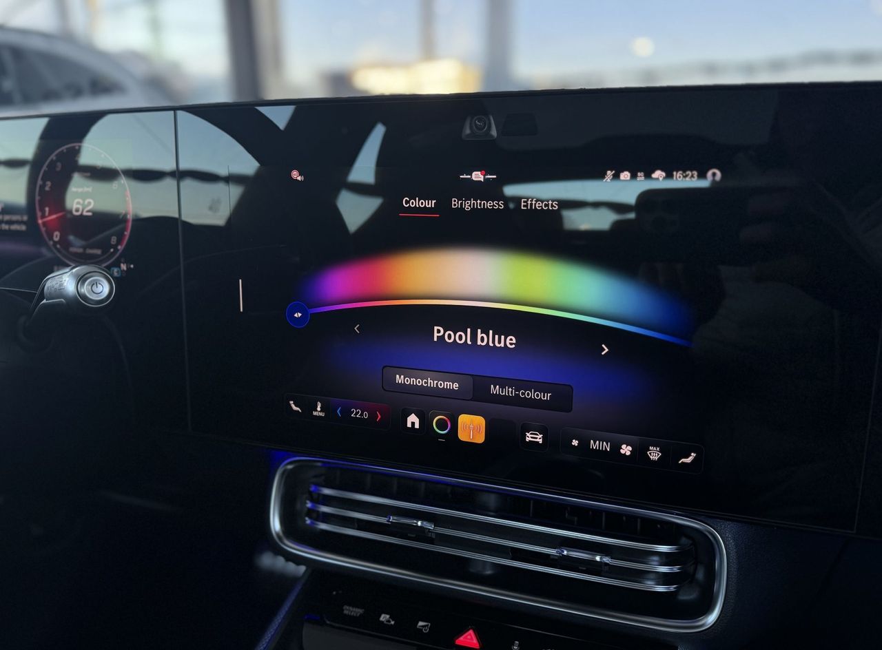 Zunanja slika - Mercedes-Benz CLA-Razred - 200 AMG LINE - 16