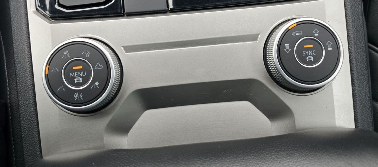 Zunanja slika - VW Touareg - V6 TDI BLACK PAKET-PANORAMA-MATRIX-ALU 20-VIRTUAL - 18