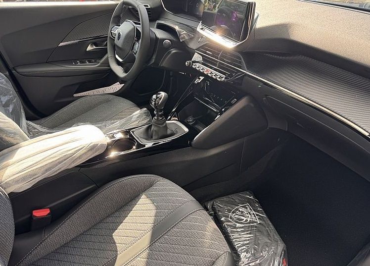 Zunanja slika - Peugeot 2008 - ALLURE PureTech 100 + Bon za zimske gume - 12