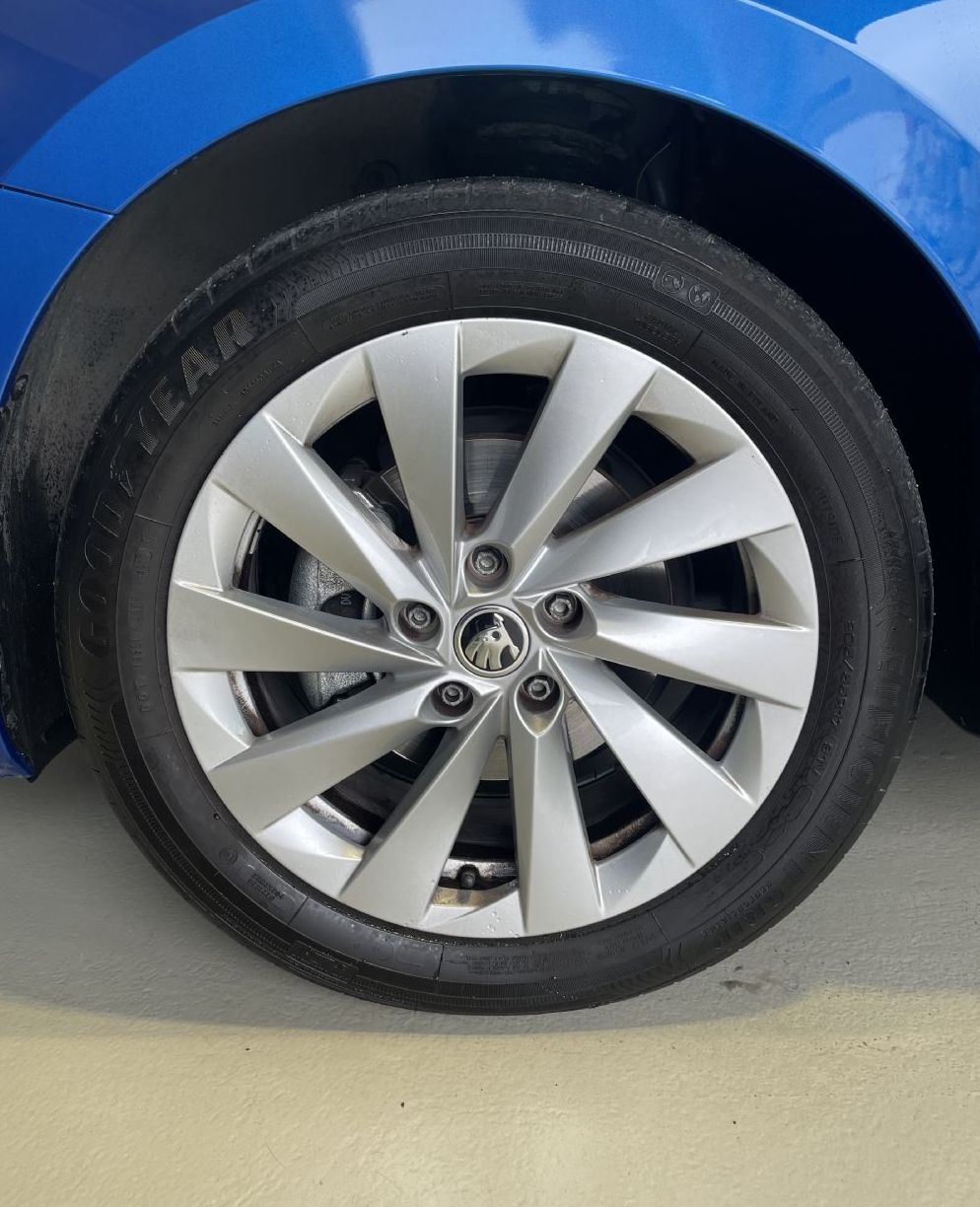 Zunanja slika - Škoda Octavia - 1.LASTNIK-RADAR-VIRTUAL-KEYLESS-NAVIGACIJA-MEMORY - 19