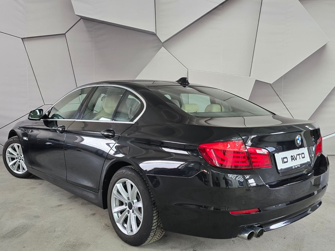 Zunanja slika - BMW Serija 5 - 530d AUT. - 3