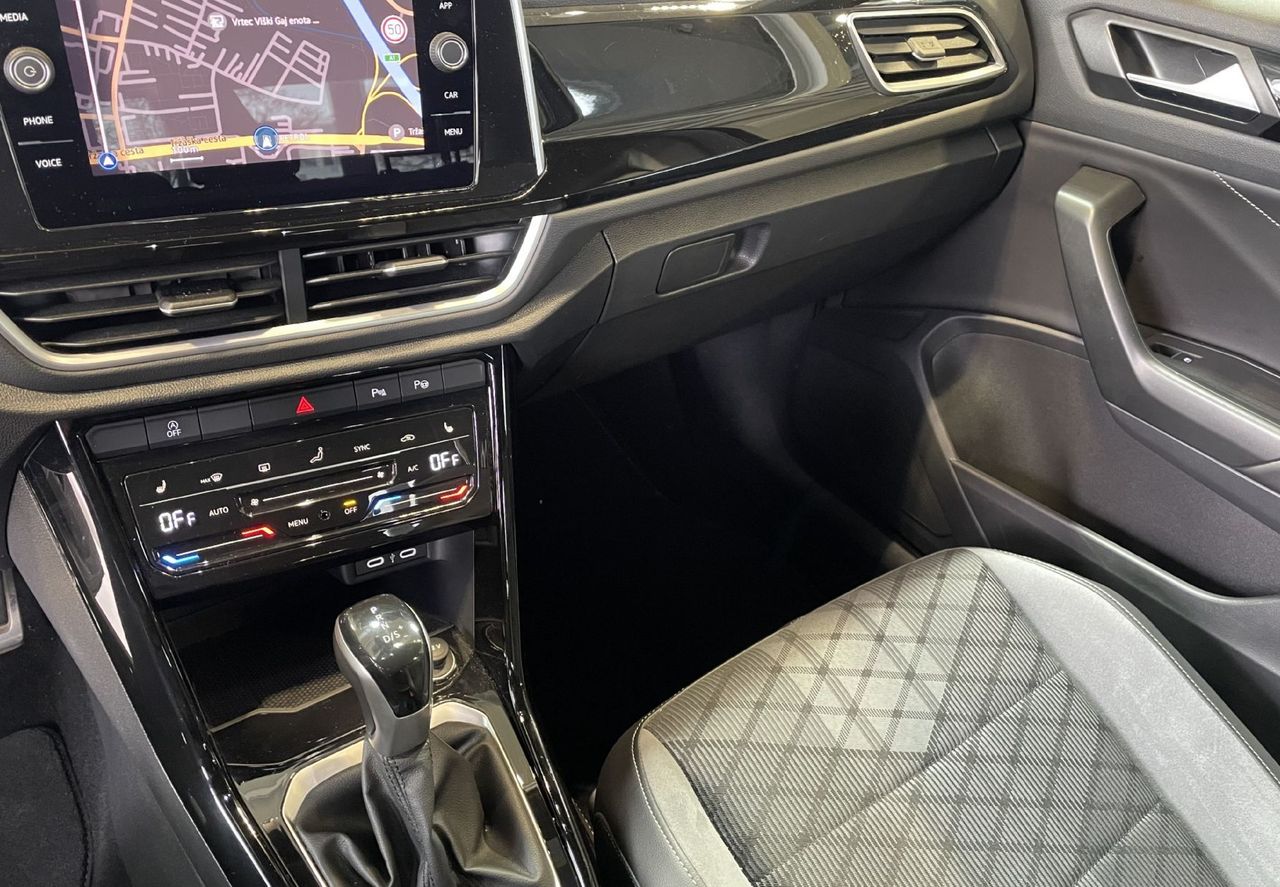 Zunanja slika - VW T-Roc - R LINE-RADAR-NAVIGACIJA-KAMERA-ALCANTARA-VIRTUAL - 11