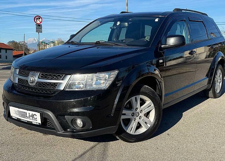 Zunanja slika - Fiat Freemont - 2.0 M-JET 140ks °7-SEDEŽEV° °NAVI° °PARK.SENZORJI° - 3