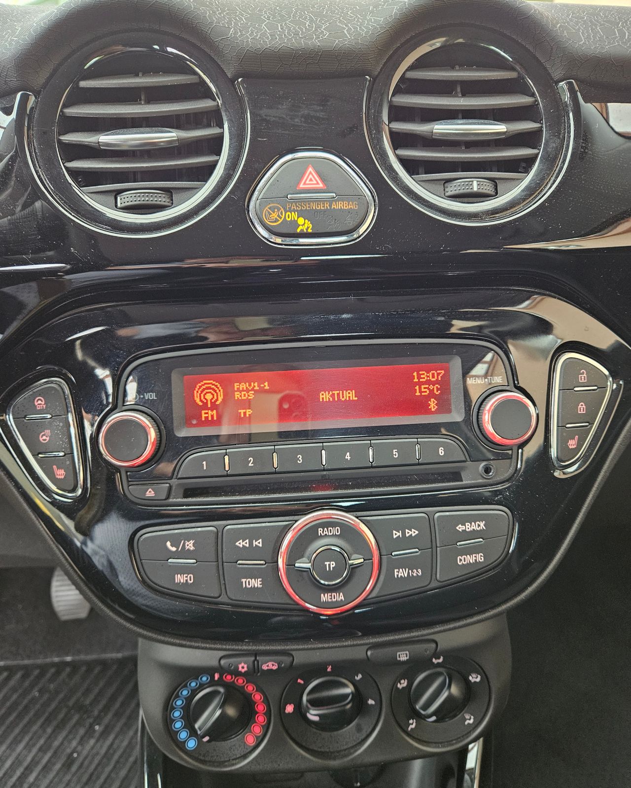 Notranja slika - Opel Adam - 1,2 Rocks - 12