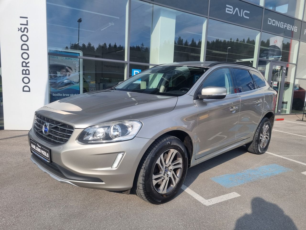 Zunanja slika - Volvo XC60 - 2.0 TD - SERVISNA KNJIGA - PDC-TEMPOMAT-NAVIGACIJA - 1