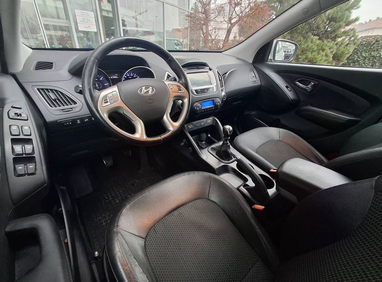 Zunanja slika - Hyundai ix35 - 2.0 CRDI Premium 4WD... - 8