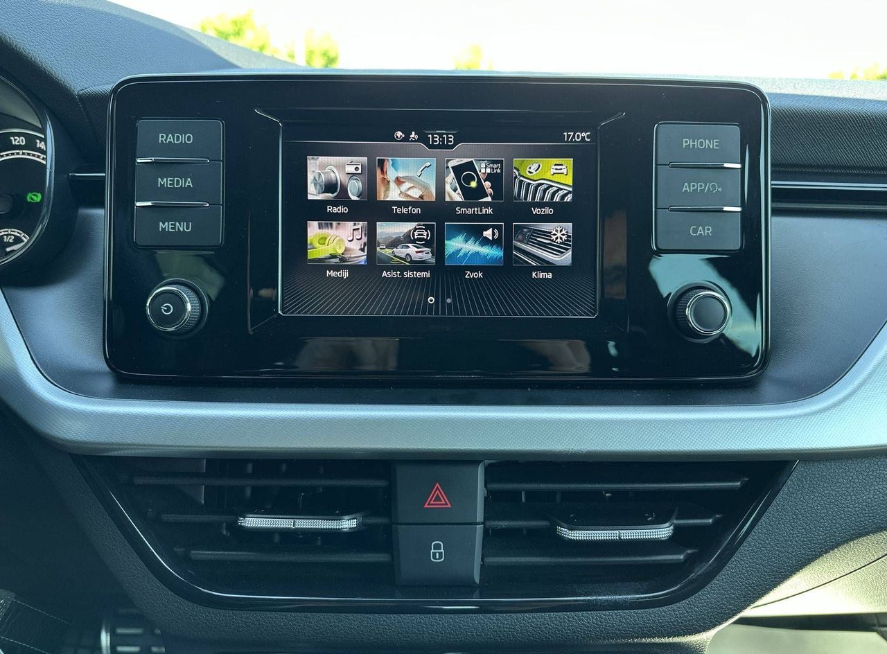 Zunanja slika - Škoda Kamiq - 1.0 TSI Sport  Volan+sedeži  Kamera LED - 17