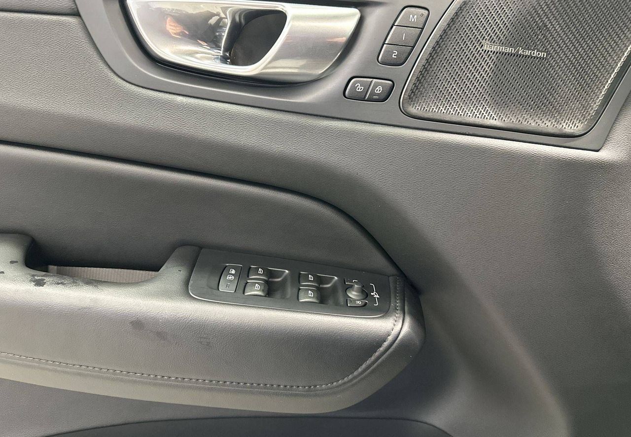 Zunanja slika - Volvo XC60 - B4 D Plus Dark AT ACC 360 Pano H K Memory... - 12