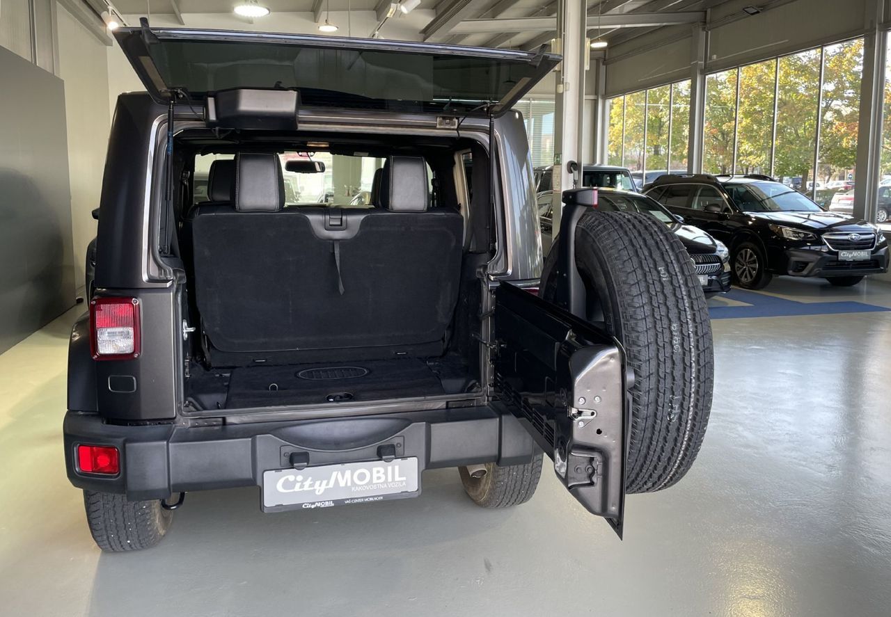 Zunanja slika - Jeep Wrangler - 2.8CRD-AUT-SAHARA-GRETJE SEDEŽEV-USNJE - 7