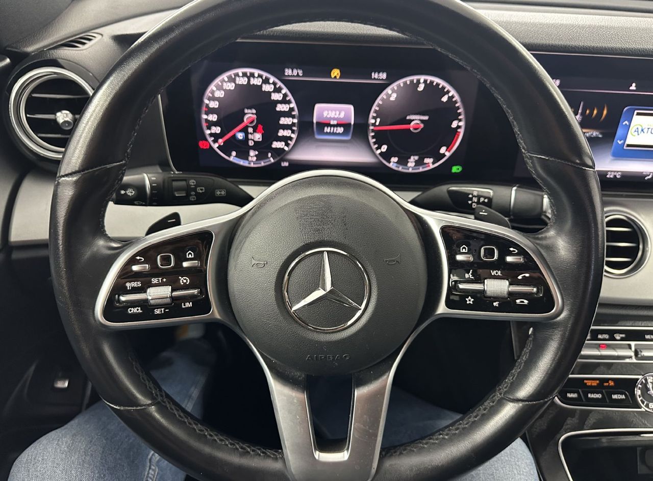 Zunanja slika - Mercedes-Benz E-Razred - AMG Line Avt. 220 AMG 4Matic.NEMŠKI.KAMERA.DIZEL - 10