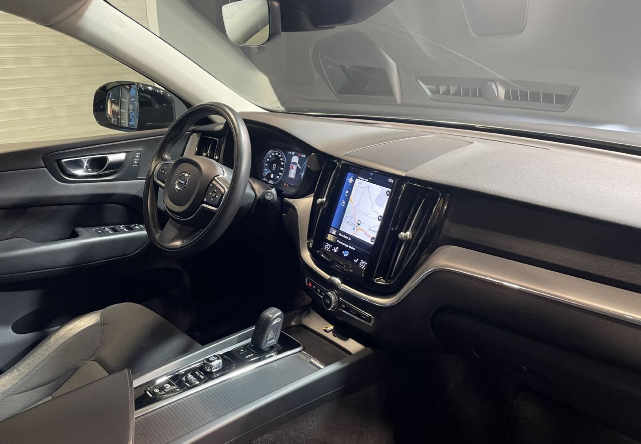 Zunanja slika - Volvo XC60 - T8-R DESIGN-PANO-NAVI-ZRAČNO-RADAR-360KAMERA-LED - 11