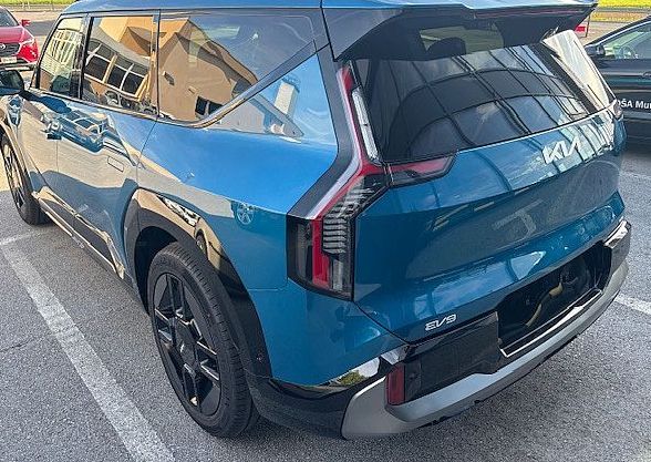 Zunanja slika - KIA EV9 - 99.8 kWh GT-Line AWD 141.5 kW  192KM - 6