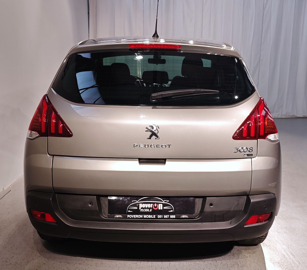 Zunanja slika - Peugeot 3008 - 1.6 e-HDi 115 Stop Start robot.r. PDC TEMP NAVI - 6