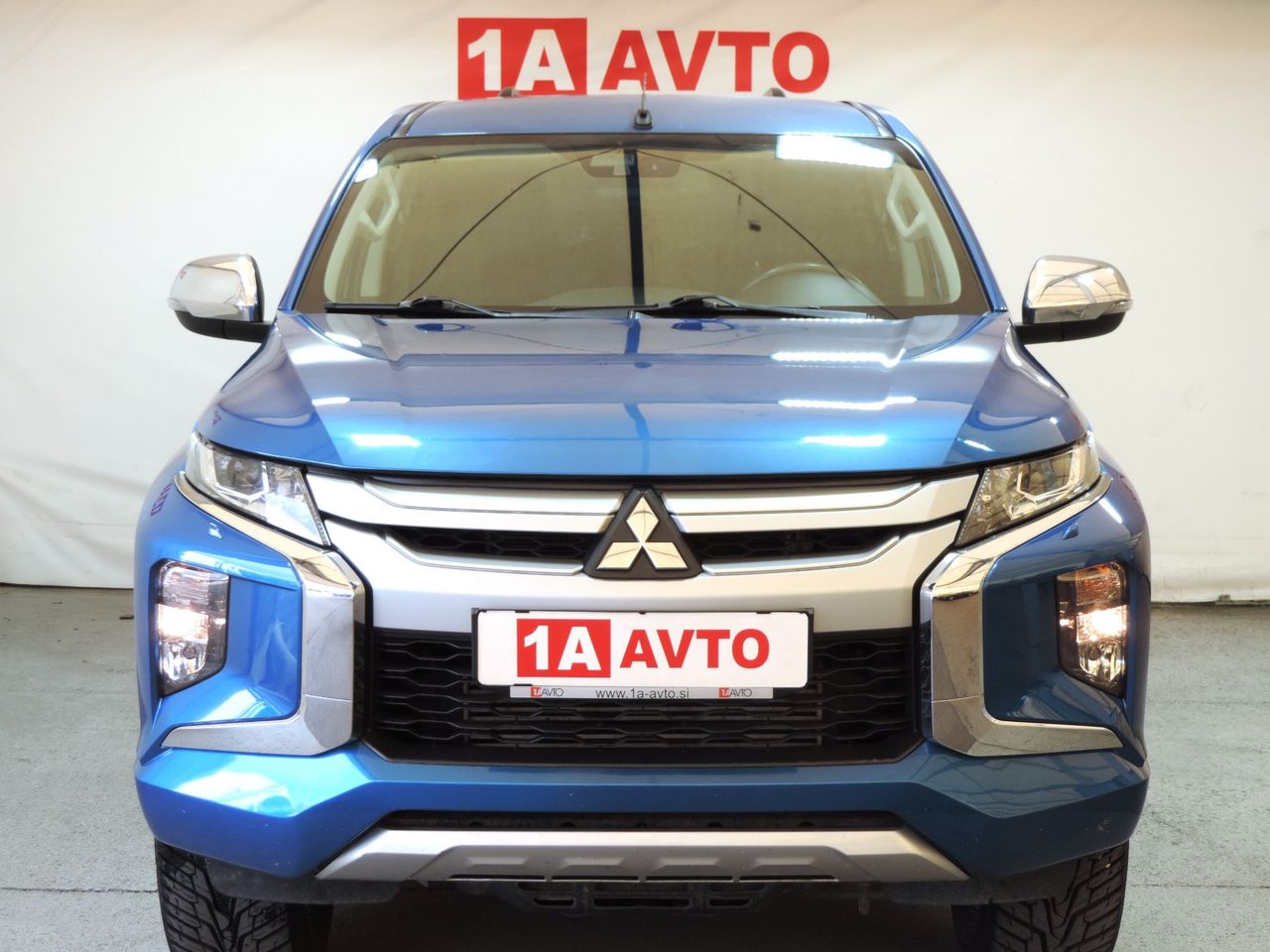 Zunanja slika - Mitsubishi L 200 - L200 Club Cab 4WD 2,2 DI-D Invite - 2