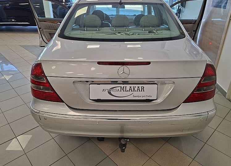 Zunanja slika - Mercedes-Benz E-Razred - E 270 CDI ELEGANCE - 6