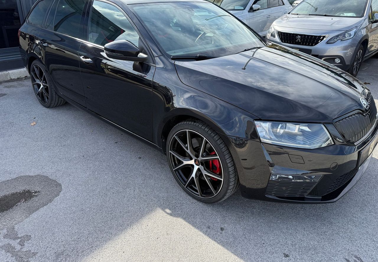Zunanja slika - Škoda Octavia - 2.0TSI RS DSG 162 kW Panorama BiXenon Navi 71000km - 2