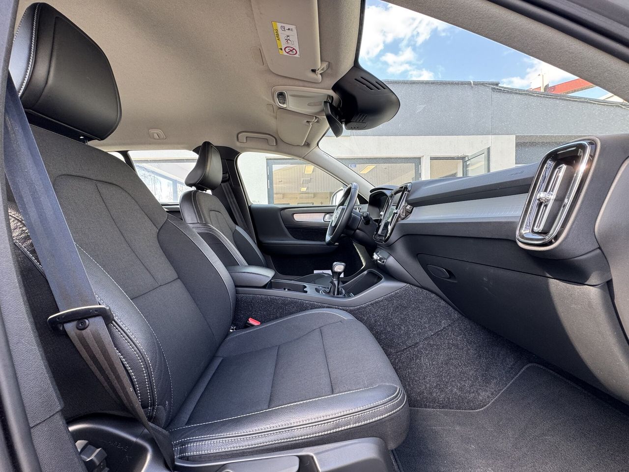 Zunanja slika - Volvo XC40 - 2.0 TD 150KM D3 MOMENTUM-LED-HARMAN KARDON-NAVI - 12