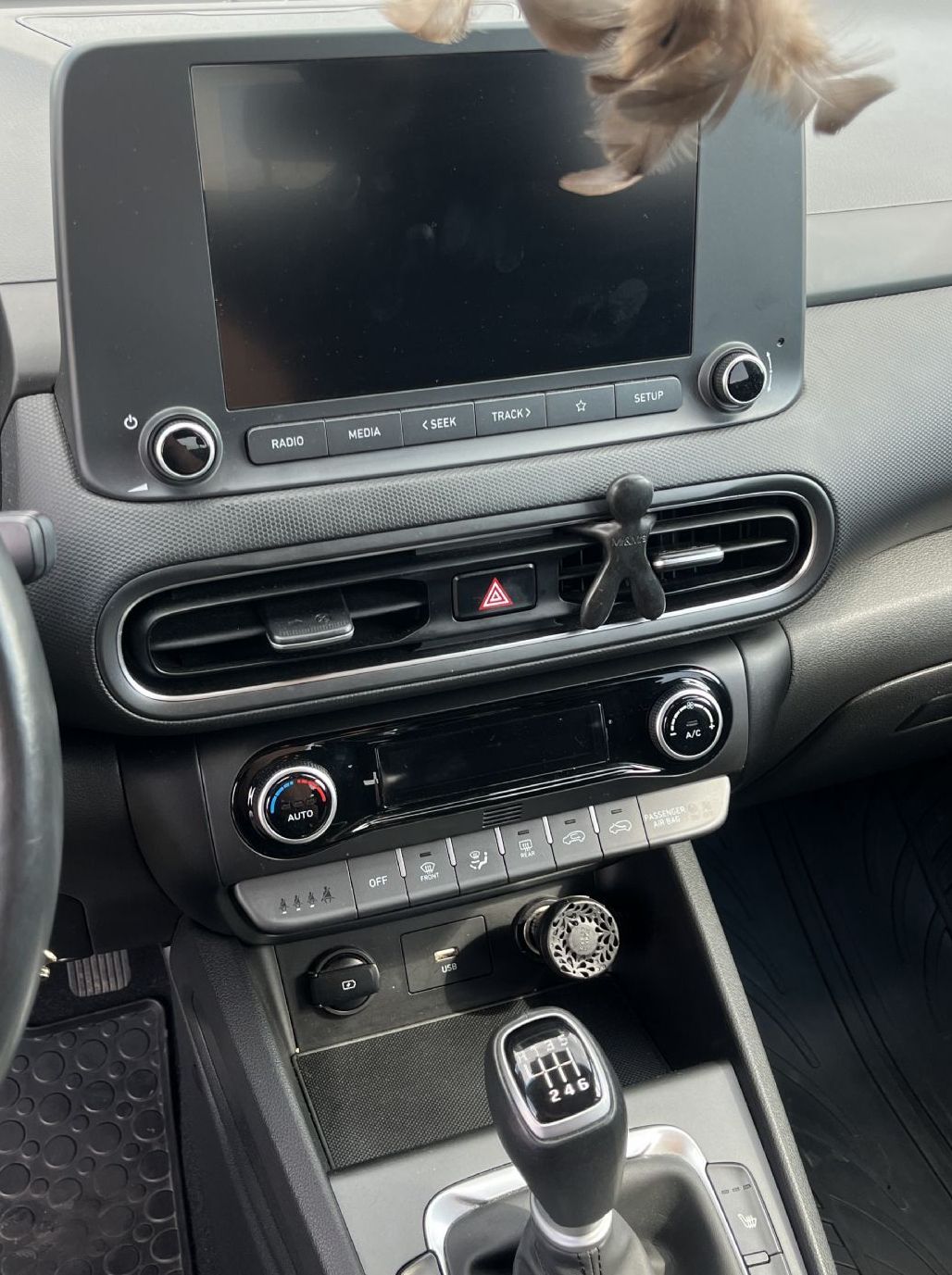 Zunanja slika - Hyundai Kona - 1.0 T-GDI 120 Premium LED.NAVI.KAMERA.OGR.SEDEŽ - 15
