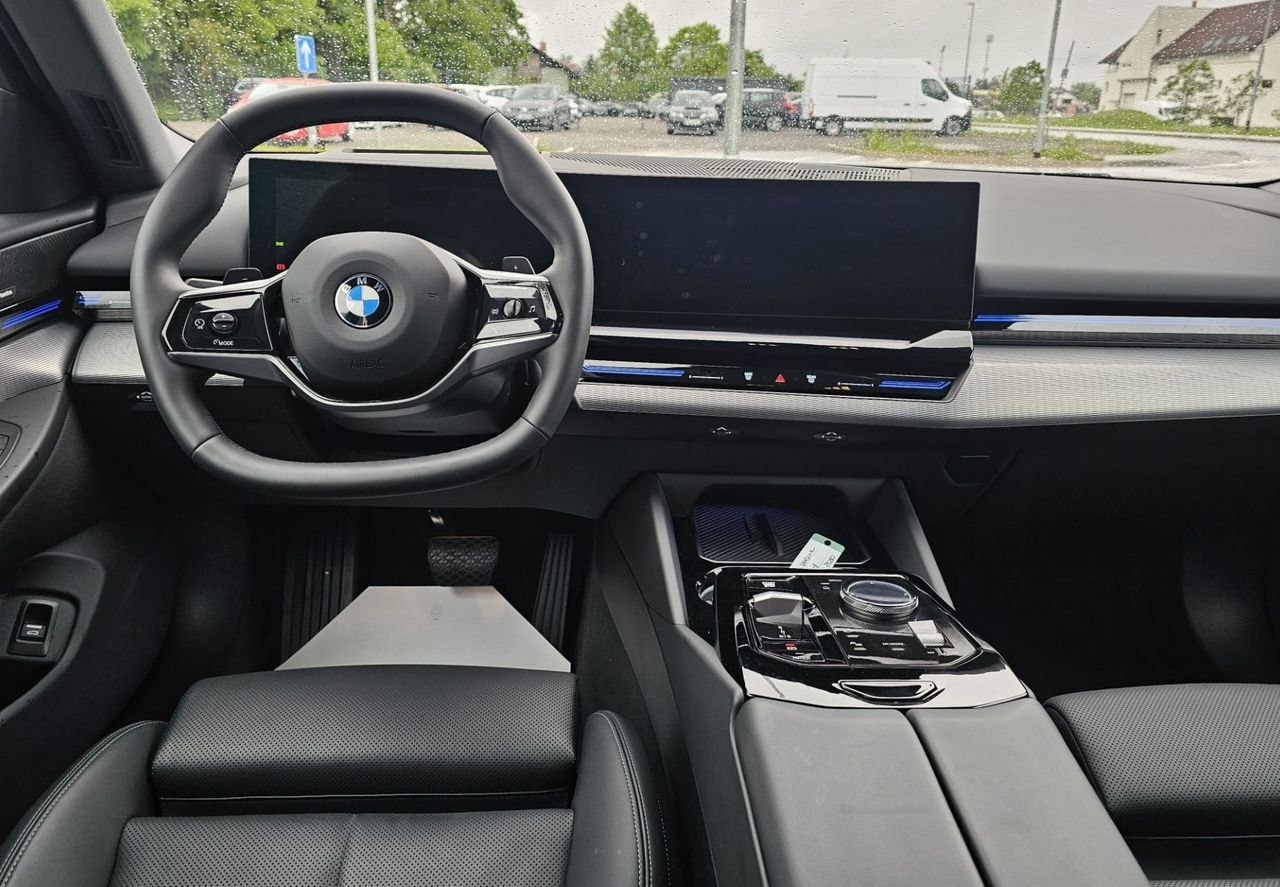 Zunanja slika - BMW Serija 5 - Touring: 540d xDrive Avt.|Harman|21col|HeadUP|FuLED|360k - 7
