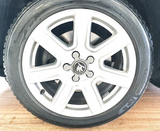 Zunanja slika - Škoda Karoq - 2.0 TDI 4X4 - PANOR-VL.KLJ-KAMERA-LED-USNJE-VIDEO - 4
