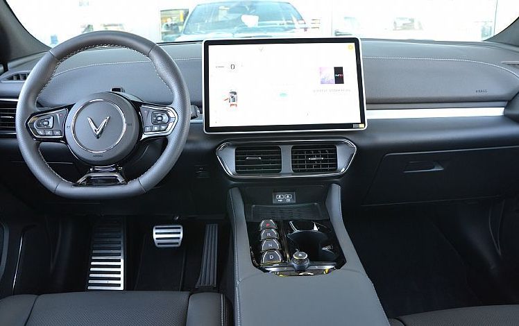 Zunanja slika - Vinfast VF8 - PLUS 4X4 - 7