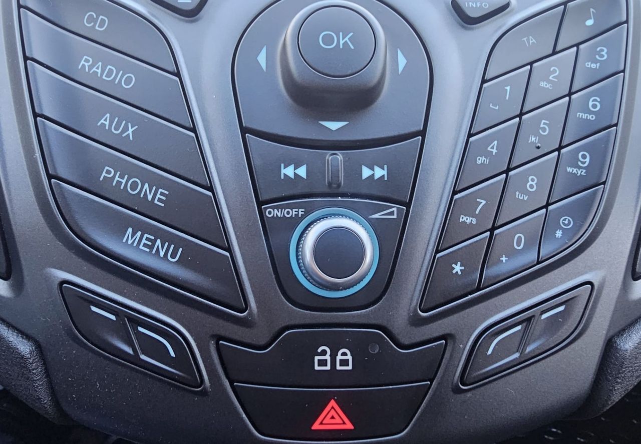 Zunanja slika - Ford Fiesta - 1.4 Trend|SLO|multifunkcija|AVTOklima|bluetooth|USB - 16