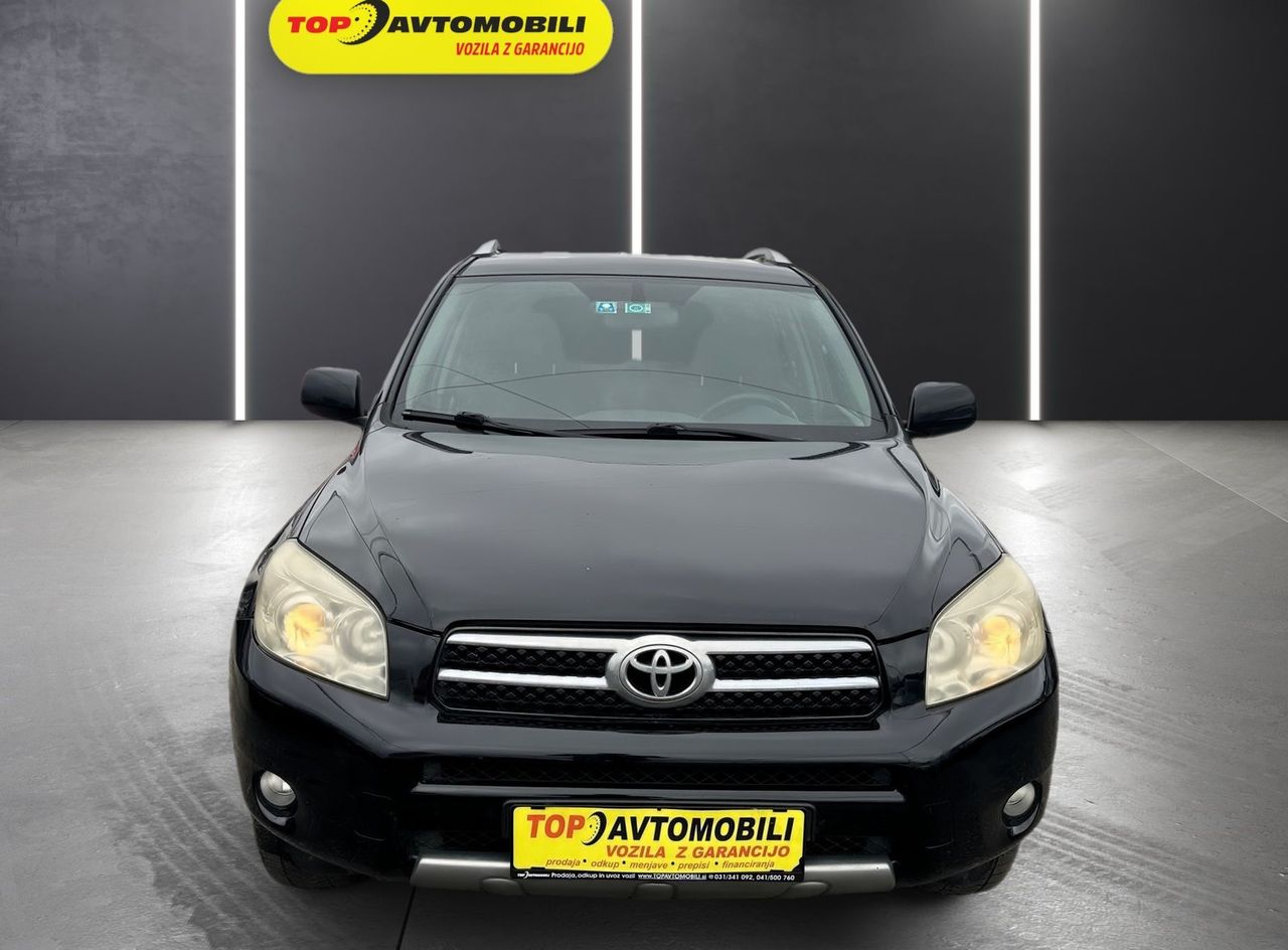 Zunanja slika - Toyota RAV4 - 2.2 D4D 4WD SLOVENSKI XENON TEMPOMAT KLIMA KLJUKA - 11