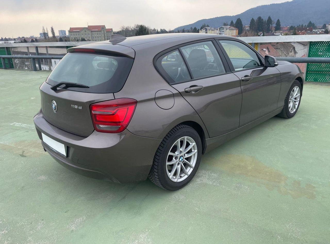 Zunanja slika - BMW Serija 1 - : 116 d XSENON.NAVI.PDC ZADAJ.OGREVANI SEDEŽI - 5