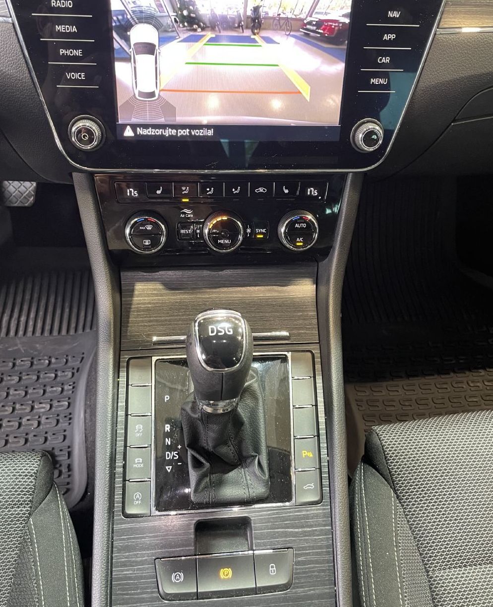 Zunanja slika - Škoda Superb - SLO-NAVIGACIJA-VIRTUAL-MEMORY-RADAR-ALU19-KAMERA - 14