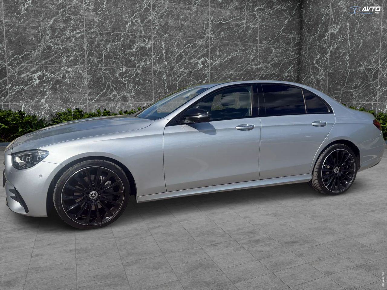 Zunanja slika - Mercedes-Benz E-Razred - E220d AMG WIDE MULTIBEAM WEBASTO PRIKLOP ALU20 - 5