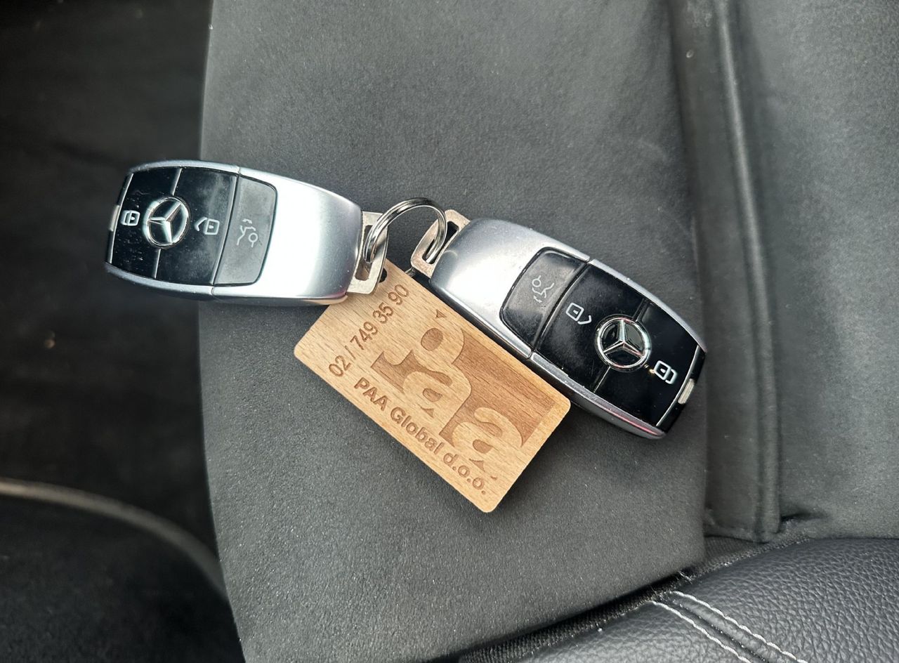 Zunanja slika - Mercedes-Benz E-Razred - E 220 d T AMG Line Avt.USNJE.KAMERA.LED.NAVI.KLJUK - 10