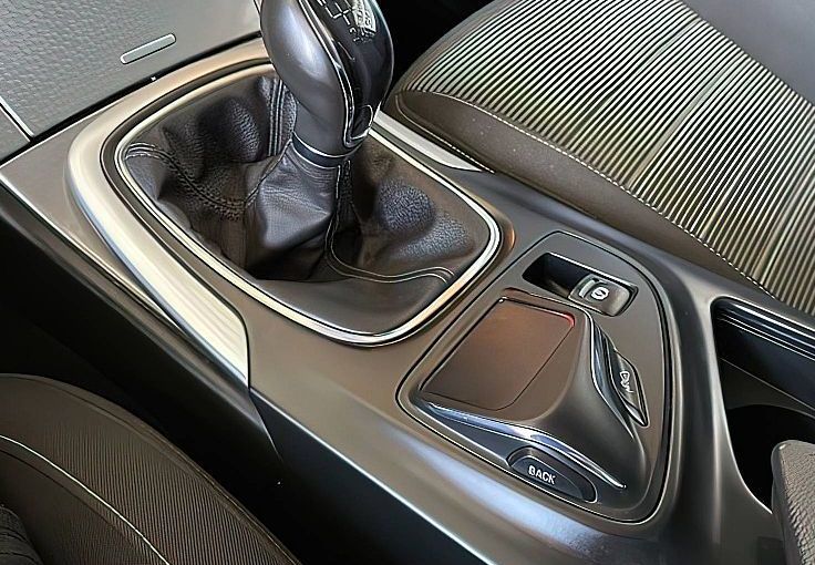 Zunanja slika - Opel Insignia - 2.0 CDTI  4+4 POGON VELIKO OPREME LEPO OHRANJEN - 5