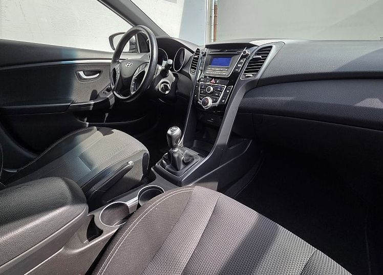 Zunanja slika - Hyundai i30 - 1.4I STYLE - 10