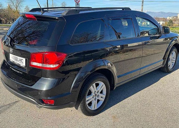 Zunanja slika - Fiat Freemont - 2.0 M-JET 140ks °7-SEDEŽEV° °NAVI° °PARK.SENZORJI° - 4