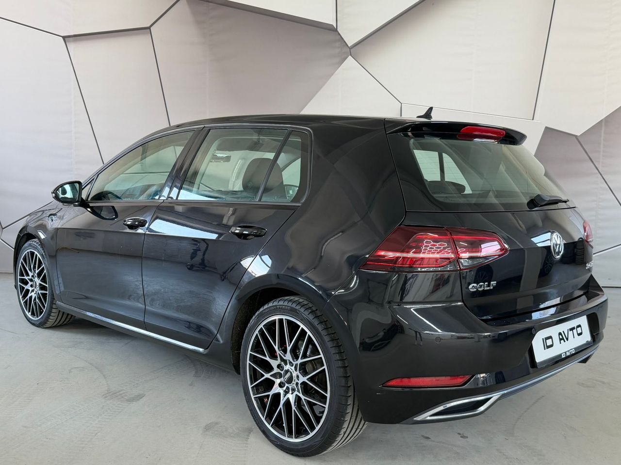 Zunanja slika - VW Golf - 2,0 TDI BMT 40 let DSG - 5