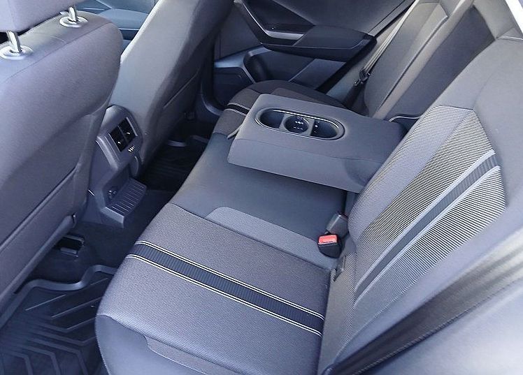 Zunanja slika - VW T-Roc - 1.6 TDI Style 85  115  SLOVENSKI super avto - 7