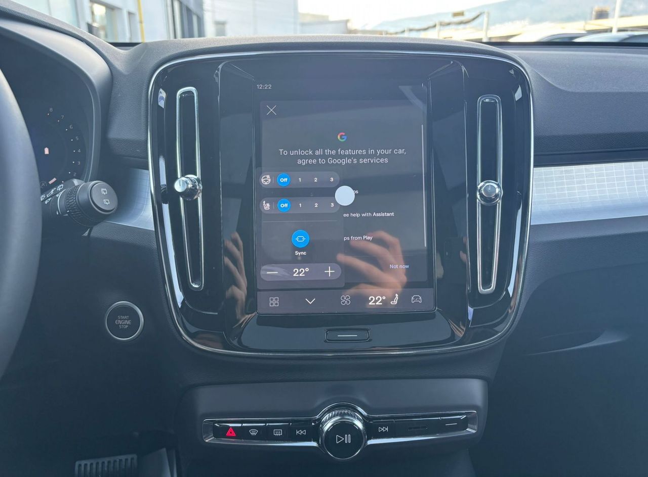 Zunanja slika - Volvo XC40 - B4  P  Ultra Black Edition - 14