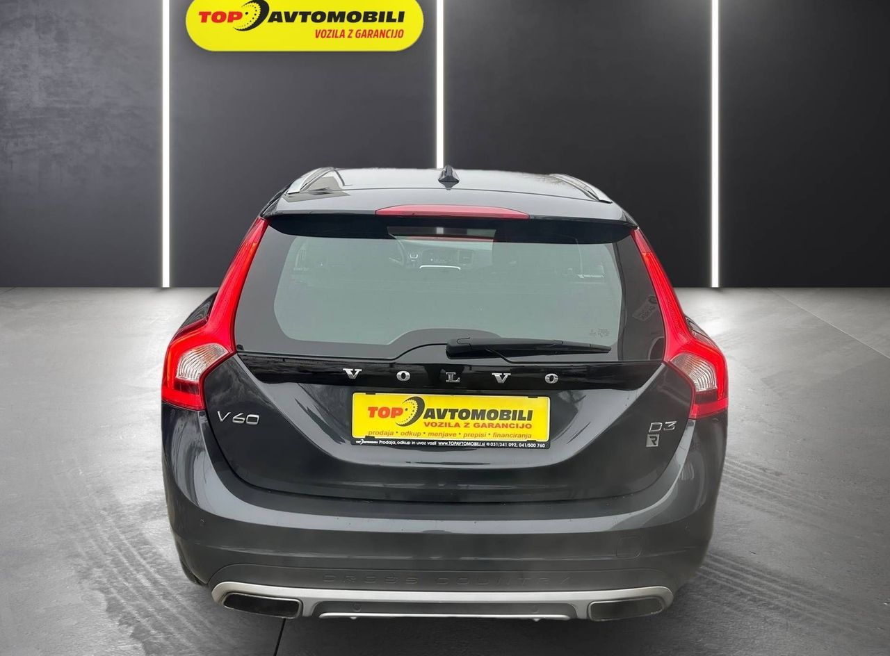 Zunanja slika - Volvo V60 Cross Country - D3 Cross Country 2.0 TD AUT. LED NAVI TEMP PDC - 7