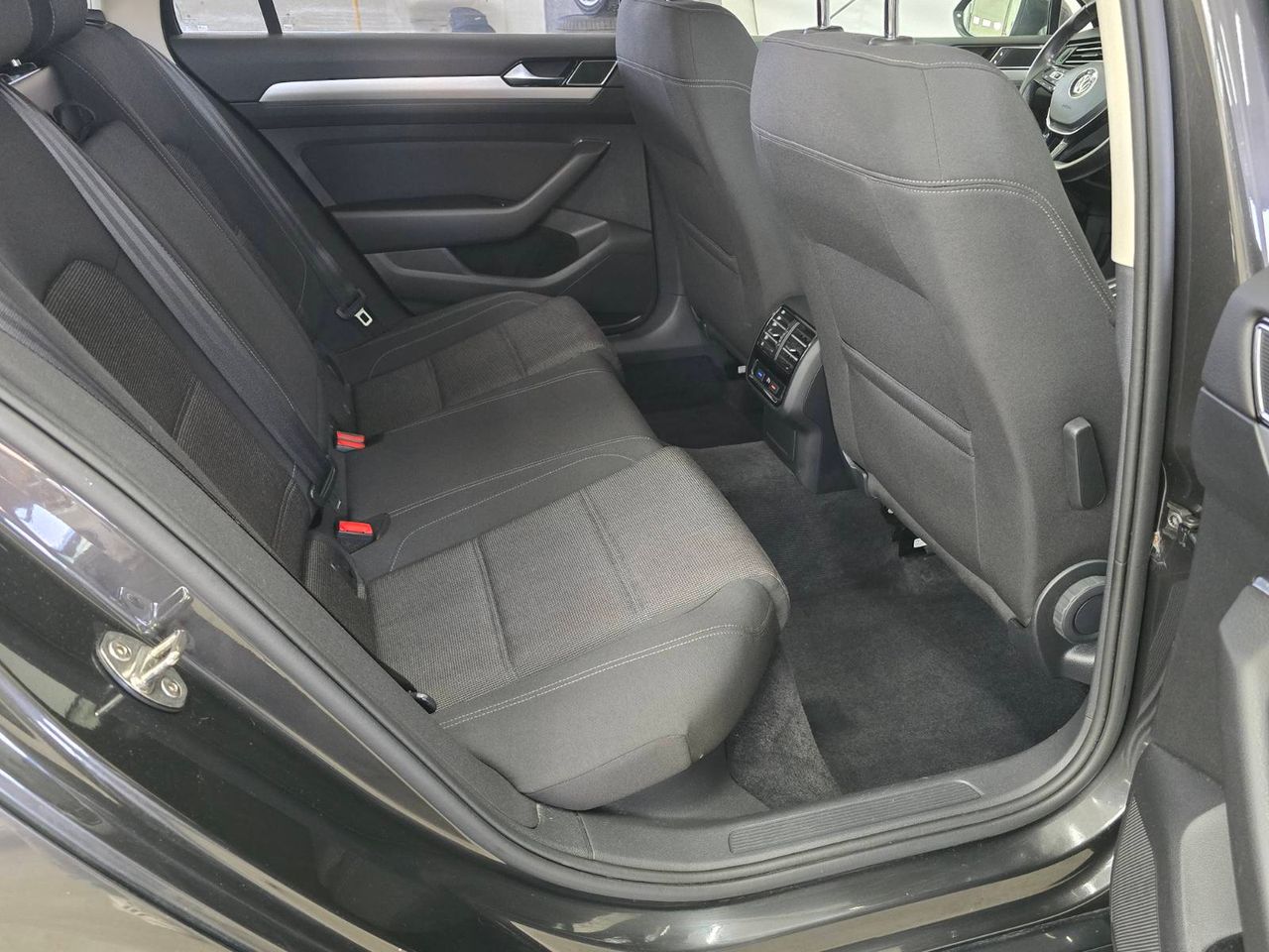 Zunanja slika - VW Passat - Variant 2,0 TDI BMT Connect DSG - 7