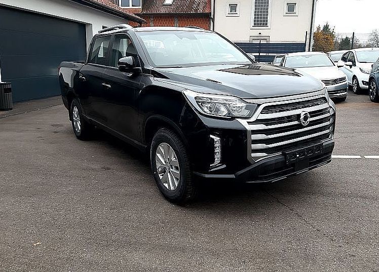 Zunanja slika - SsangYong Musso - Grand 2.2 XDi VENTURE 4X4 - 2