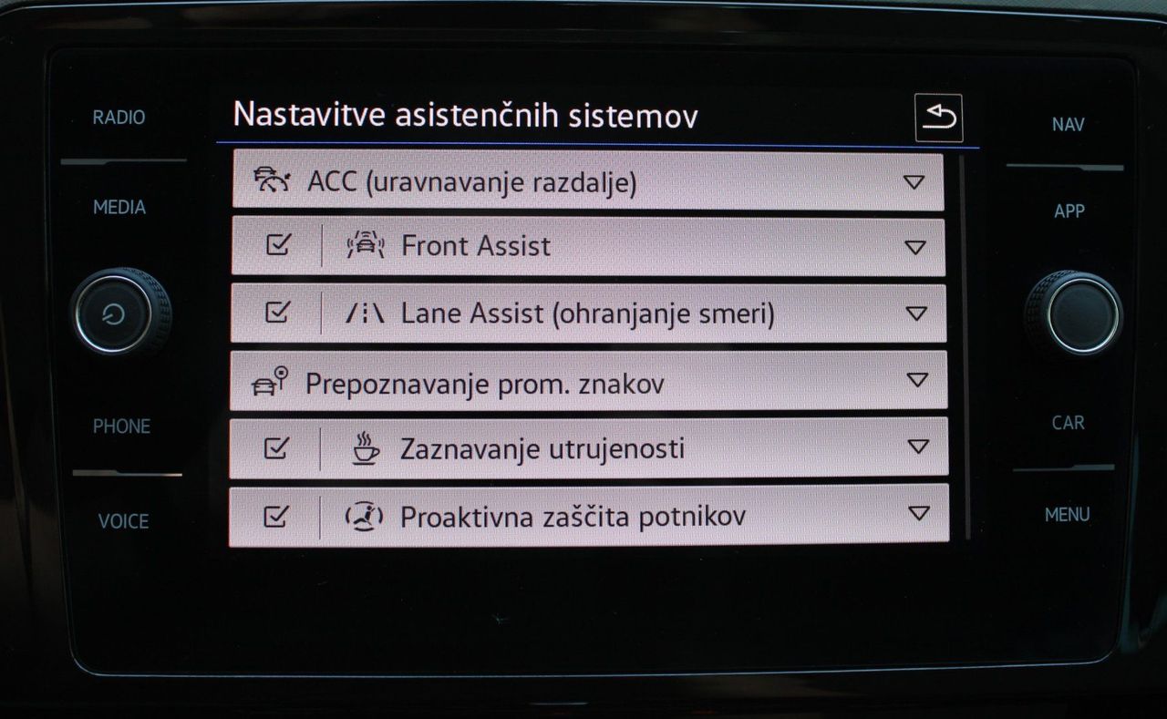 Zunanja slika - VW Passat - Variant 2.0 TDI BMT Business DSG_ALU_NAVI_PDC_KAMERA_LED - 19