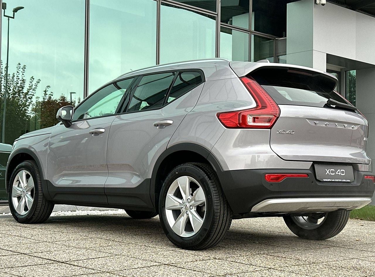 Zunanja slika - Volvo XC40 - B3 P Core AT DCT... - 7
