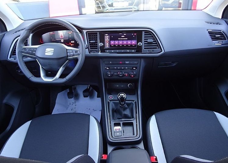 Zunanja slika - Seat Ateca - 1.0 TSI  HOLA 116KM - CELOETNE PNEVMATIKE - - 12