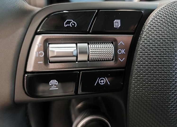 Zunanja slika - Hyundai Inster - 42 KWH TREND-GRETJE SEDEŽEV-APPLE-DAB-KAMERA-VIDEO - 11