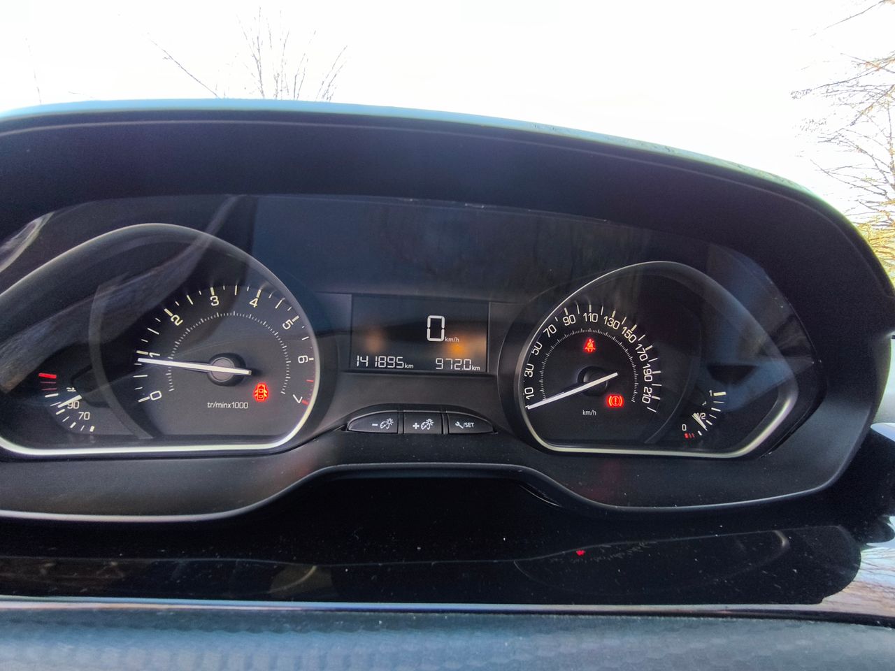 Notranja slika - Peugeot - 2008 1,2 PureTech 82 Style - 5