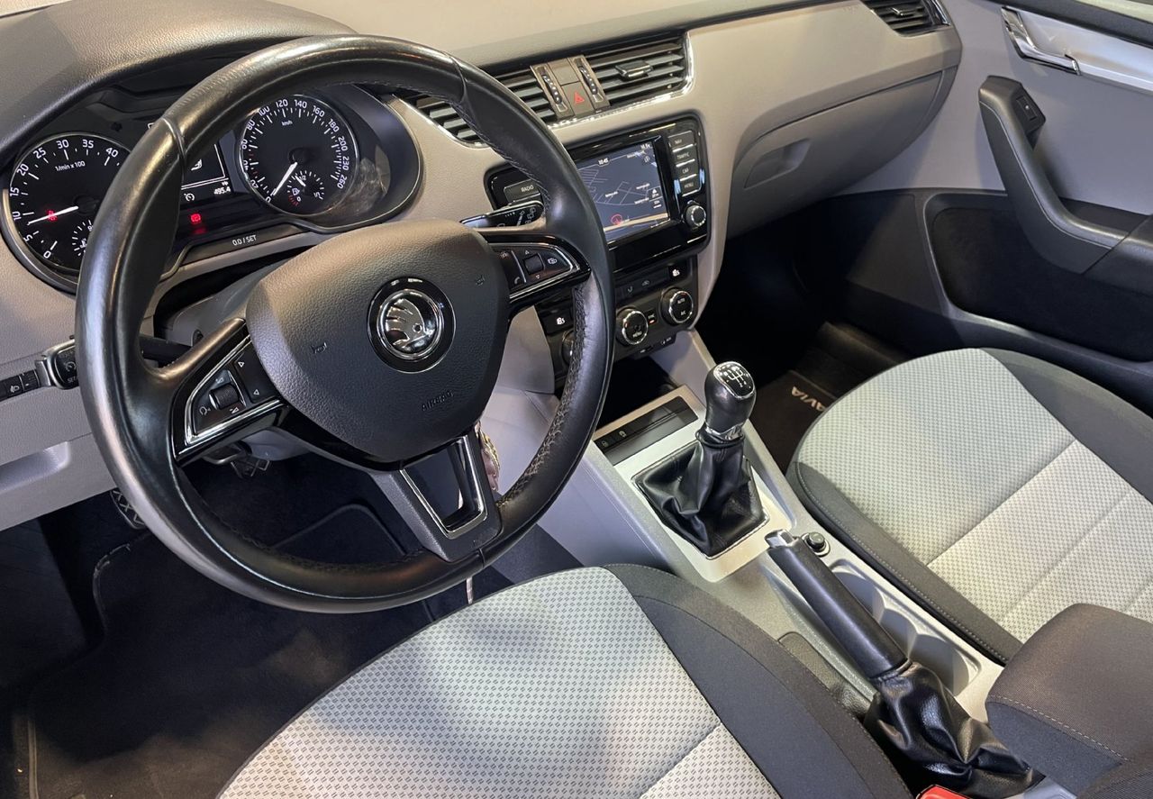 Zunanja slika - Škoda Octavia - VELIK SERVIS-NAVIGACIJA-TEMPOMAT-PDC-ALU-AVT.KLIMA - 7
