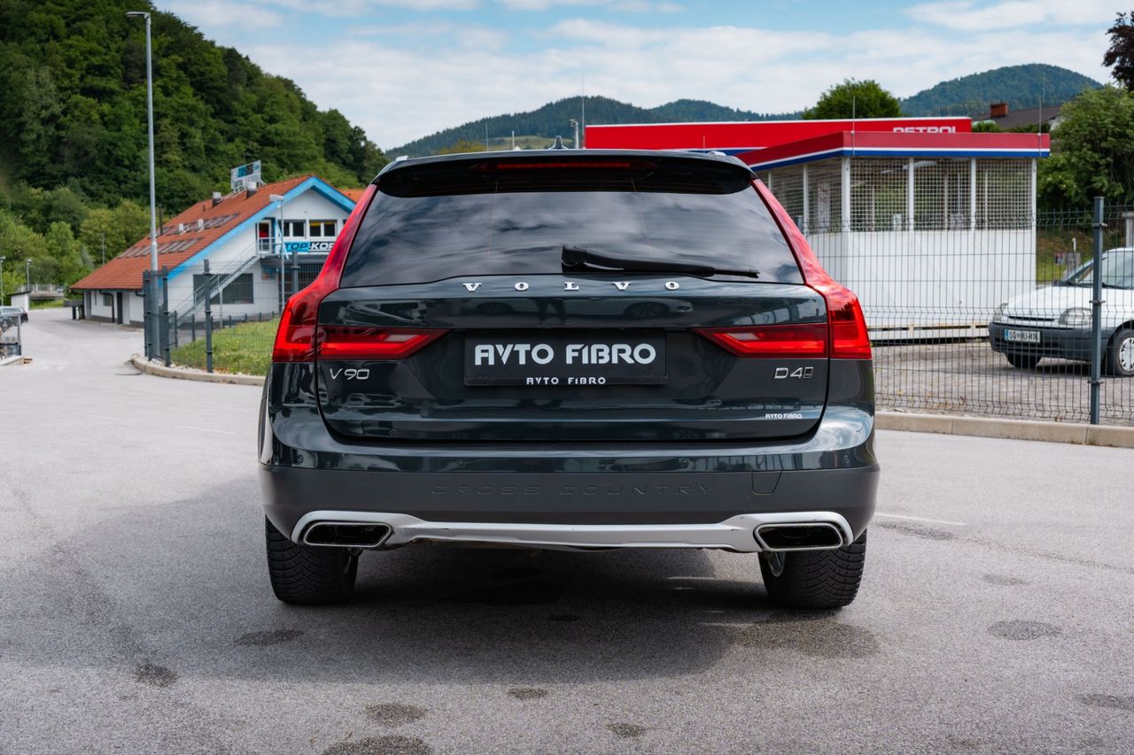 Zunanja slika - Volvo V90 - Cross Country D4 AWD Pro Avt. - 5