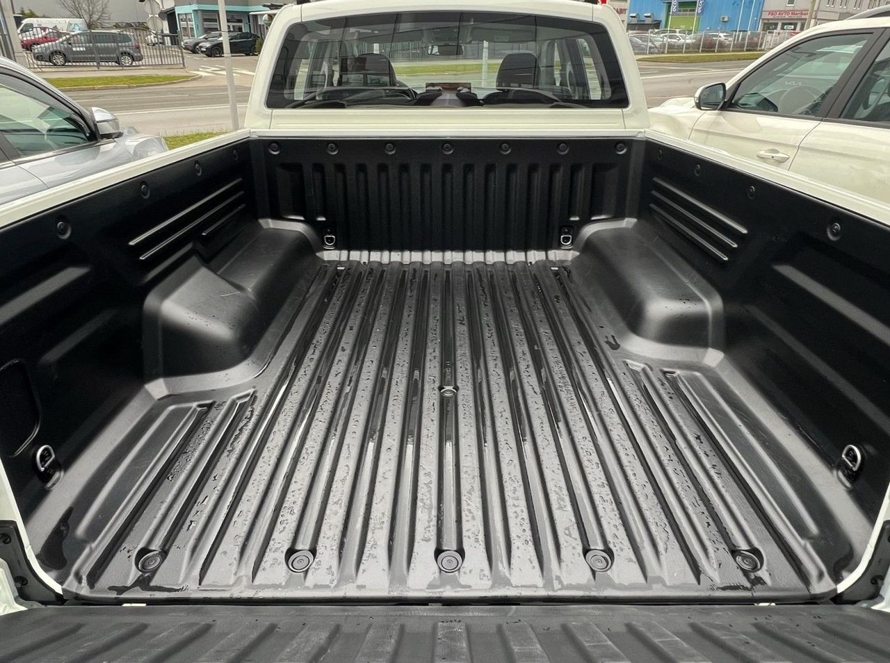 Zunanja slika - SsangYong Musso - Grand 2.2 XDi 4WD Ultimate AT-PDC-KAMERA-NAVI - 13